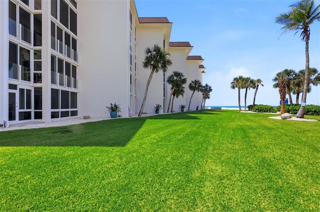 2110 BENJAMIN FRANKLIN DRIVE 104, Sarasota, FL 34236