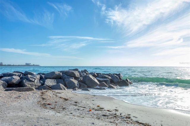 2110 BENJAMIN FRANKLIN DRIVE 104, Sarasota, FL 34236