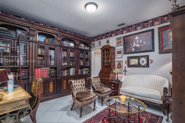 2552 Jardin Lane, Weston, FL 33327