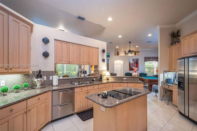 2552 Jardin Lane, Weston, FL 33327