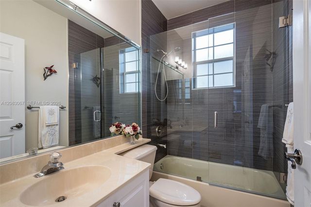 2552 Jardin Lane, Weston, FL 33327