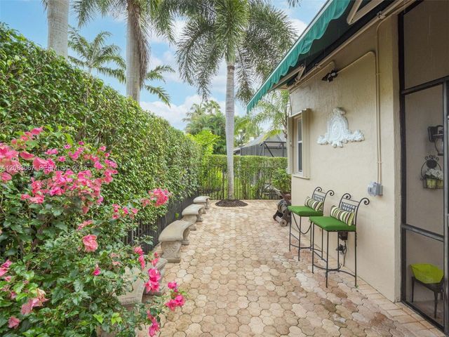 2552 Jardin Lane, Weston, FL 33327
