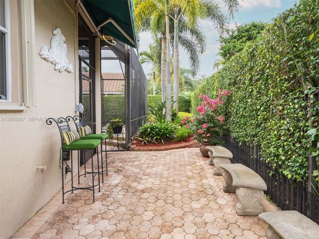 2552 Jardin Lane, Weston, FL 33327