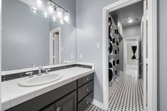 2003 WELLINGTON, Mansfield, TX 76063