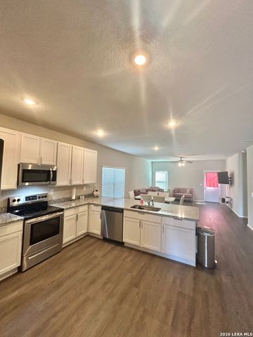 19906 E Lonesome Dove, Lytle, TX 78052