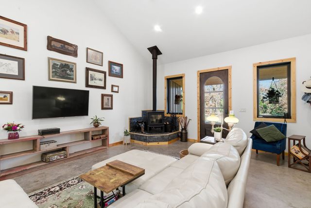 114 Bear Cat Court, Alvord, TX 76225