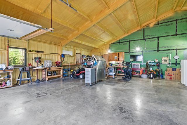 114 Bear Cat Court, Alvord, TX 76225