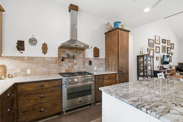 114 Bear Cat Court, Alvord, TX 76225