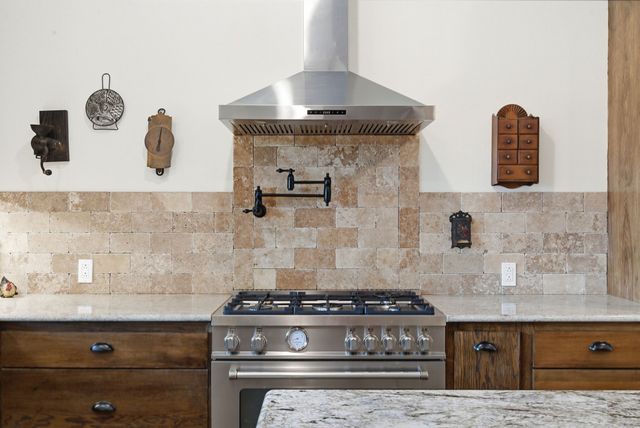 114 Bear Cat Court, Alvord, TX 76225