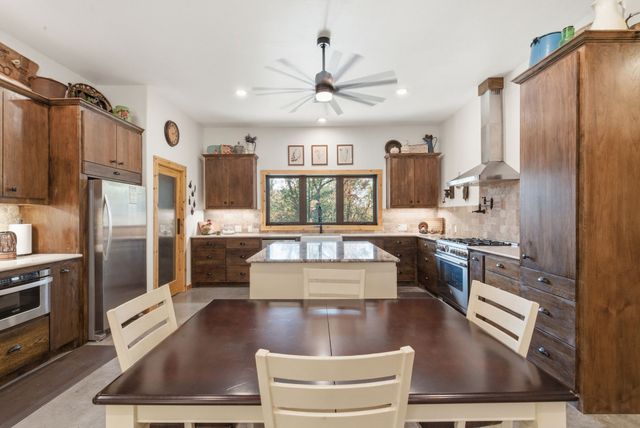 114 Bear Cat Court, Alvord, TX 76225