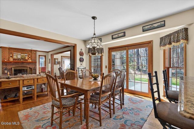 10 Timberwick Drive, Halfmoon, NY 12065