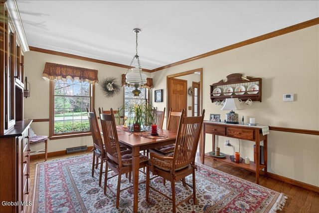 10 Timberwick Drive, Halfmoon, NY 12065