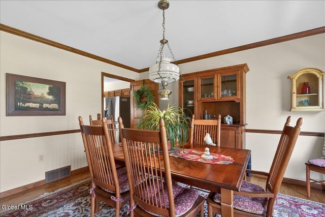 10 Timberwick Drive, Halfmoon, NY 12065
