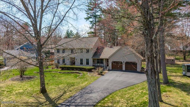 10 Timberwick Drive, Halfmoon, NY 12065