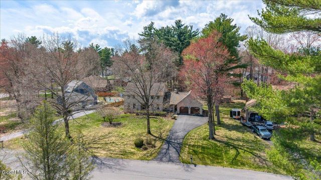 10 Timberwick Drive, Halfmoon, NY 12065