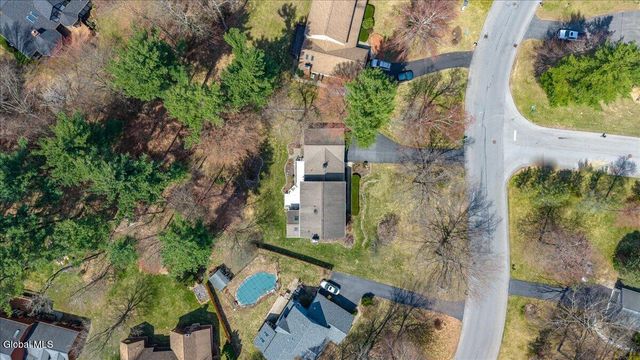 10 Timberwick Drive, Halfmoon, NY 12065