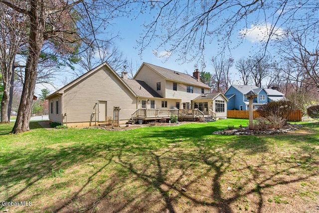 10 Timberwick Drive, Halfmoon, NY 12065