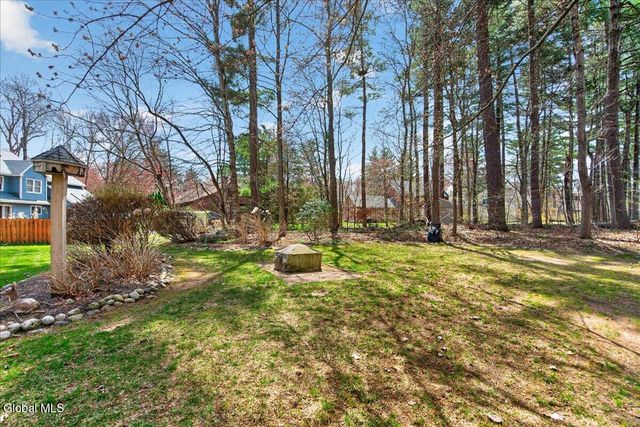 10 Timberwick Drive, Halfmoon, NY 12065