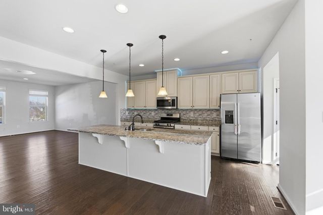 433 MARIANNA DR, Millersville, MD 21108