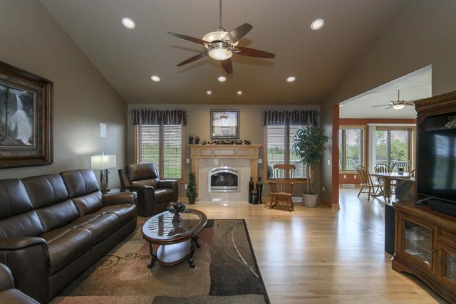 S103W22145 Kelsey AVENUE, Big Bend, WI 53103