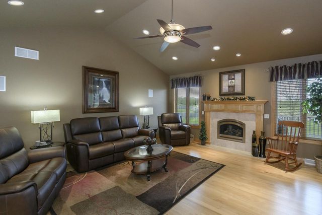 S103W22145 Kelsey AVENUE, Big Bend, WI 53103