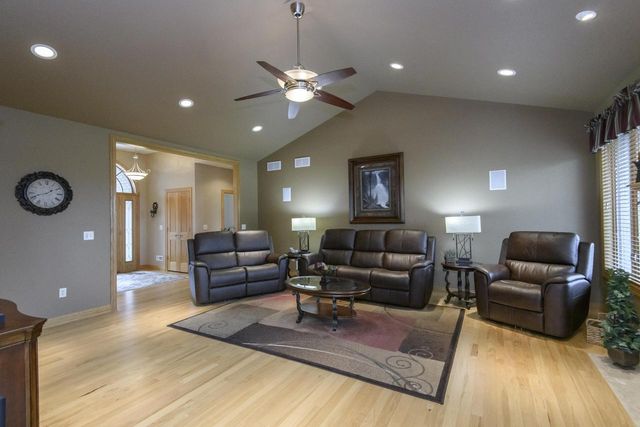 S103W22145 Kelsey AVENUE, Big Bend, WI 53103