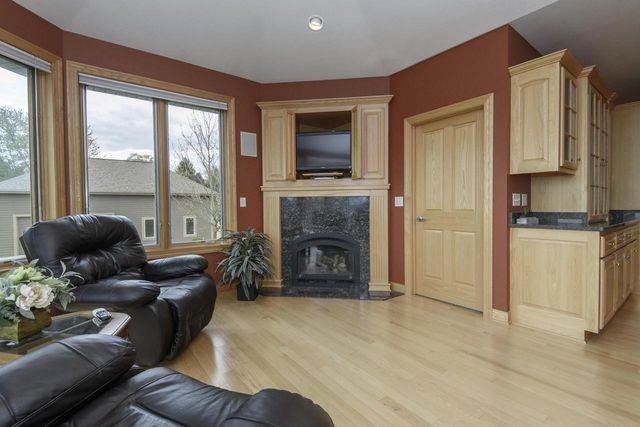S103W22145 Kelsey AVENUE, Big Bend, WI 53103