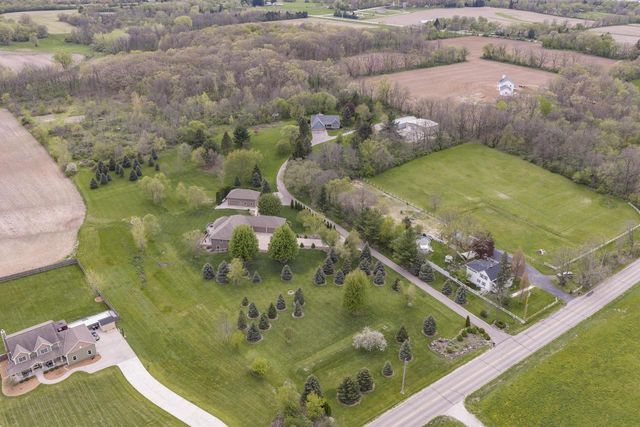S103W22145 Kelsey AVENUE, Big Bend, WI 53103