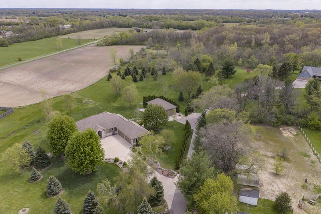 S103W22145 Kelsey AVENUE, Big Bend, WI 53103