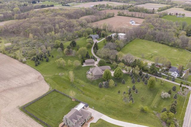 S103W22145 Kelsey AVENUE, Big Bend, WI 53103