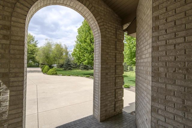 S103W22145 Kelsey AVENUE, Big Bend, WI 53103
