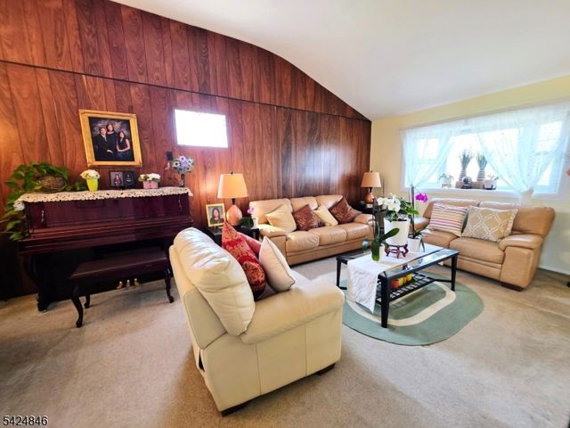 258 N Gaston Ave, Somerville Boro, NJ 08876