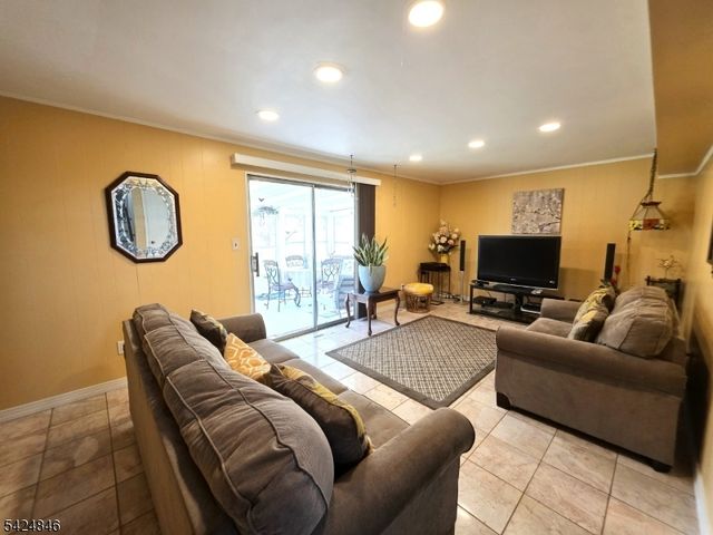 258 N Gaston Ave, Somerville Boro, NJ 08876