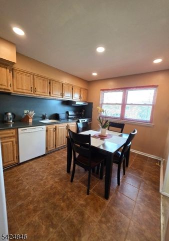 258 N Gaston Ave, Somerville Boro, NJ 08876