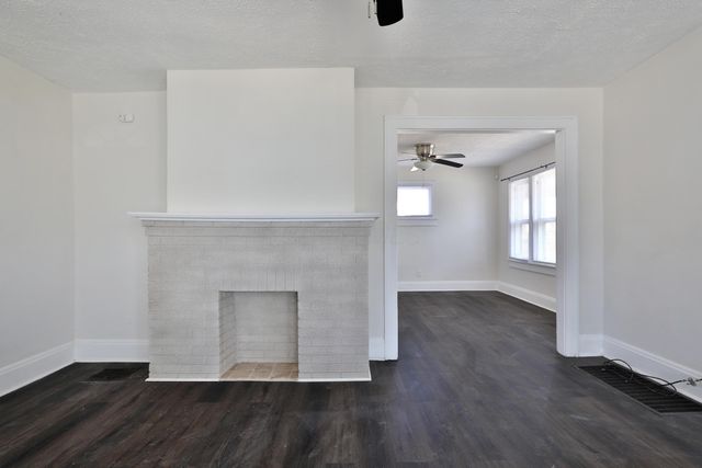 1562 Myrtle Avenue, Columbus, OH 43211