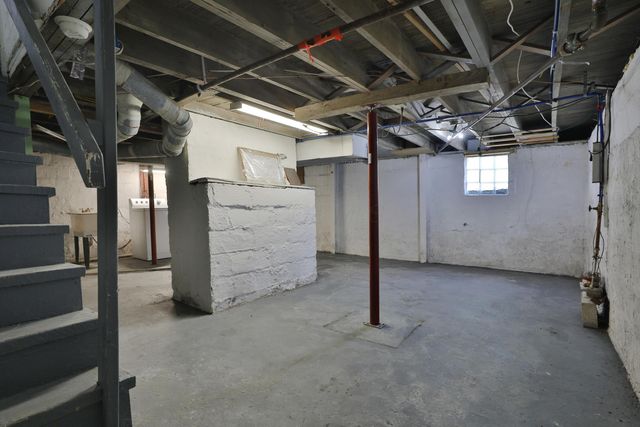 1562 Myrtle Avenue, Columbus, OH 43211