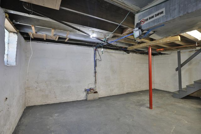 1562 Myrtle Avenue, Columbus, OH 43211