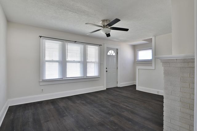 1562 Myrtle Avenue, Columbus, OH 43211