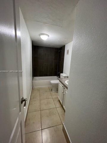 4400 W 16th Avenue 432, Hialeah, FL 33012