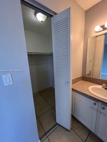 4400 W 16th Avenue 432, Hialeah, FL 33012