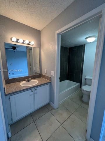 4400 W 16th Avenue 432, Hialeah, FL 33012