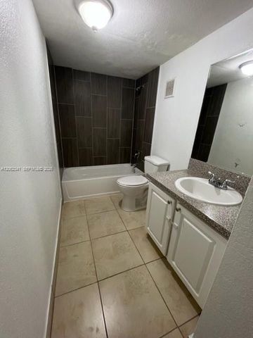 4400 W 16th Avenue 432, Hialeah, FL 33012