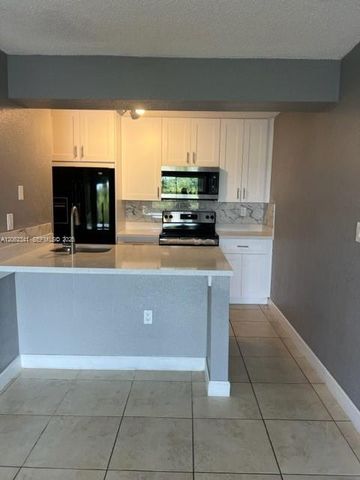 4400 W 16th Avenue 432, Hialeah, FL 33012