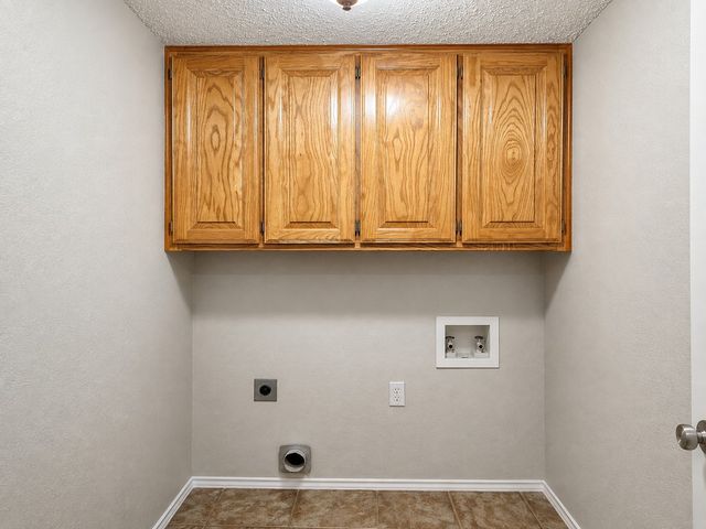 617 Pleasant Valley Drive, Burleson, TX 76028