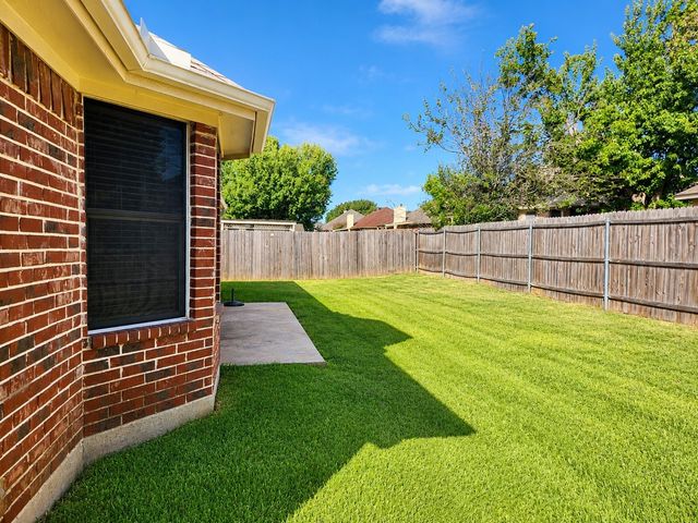 617 Pleasant Valley Drive, Burleson, TX 76028