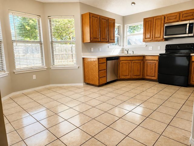 617 Pleasant Valley Drive, Burleson, TX 76028