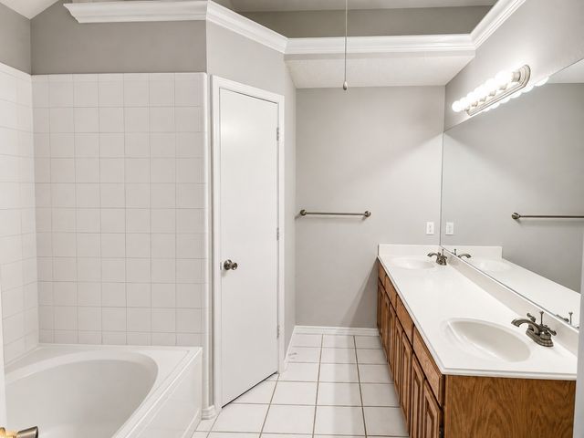 617 Pleasant Valley Drive, Burleson, TX 76028