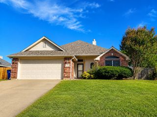 617 Pleasant Valley Drive, Burleson, TX 76028