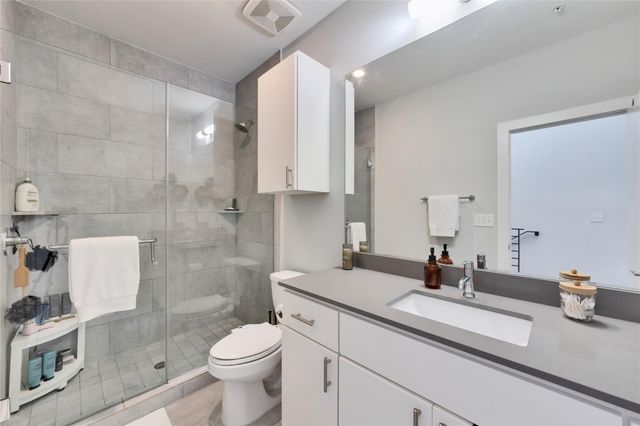 2002 E 7th ST 230, Austin, TX 78702