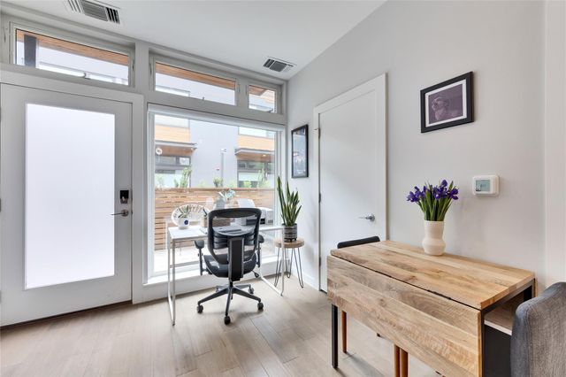 2002 E 7th ST 230, Austin, TX 78702